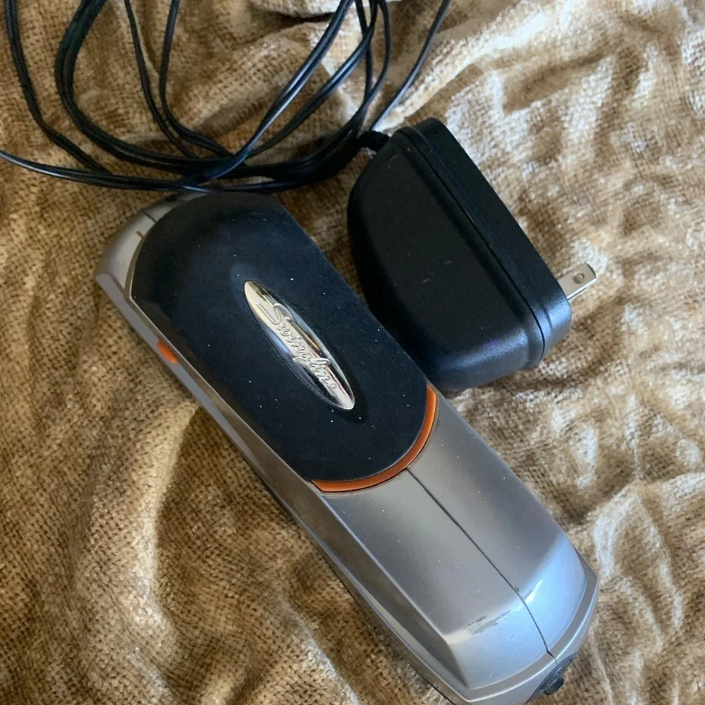 Swing line Optima Grip Electric Stapler with power cord, 20 pg capacity, easy